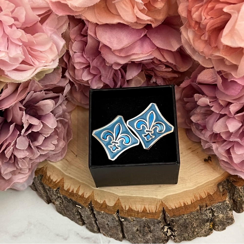 Elegant Two Tone Blue Fleur de Lis Cufflinks - Picture 14 of 15
